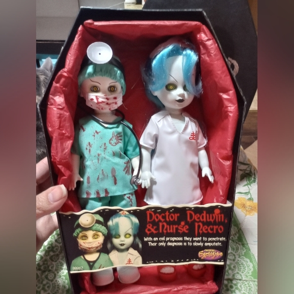 *VINTAGE* RARE Living dead doll double pack Nurse Necro and Dr Dedwin like new - Picture 6 of 11